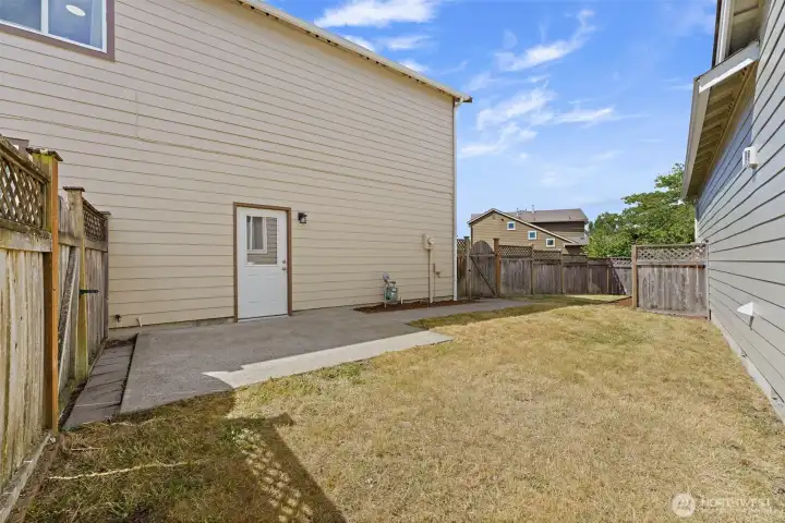 Fully Fenced Side Yard