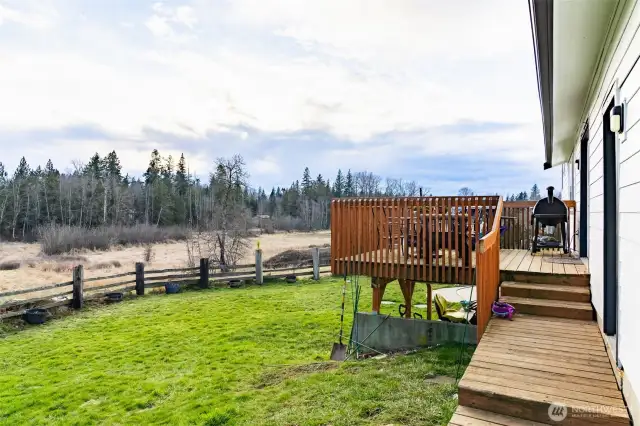 Expansive views. Private setting with few neighbors in the distance