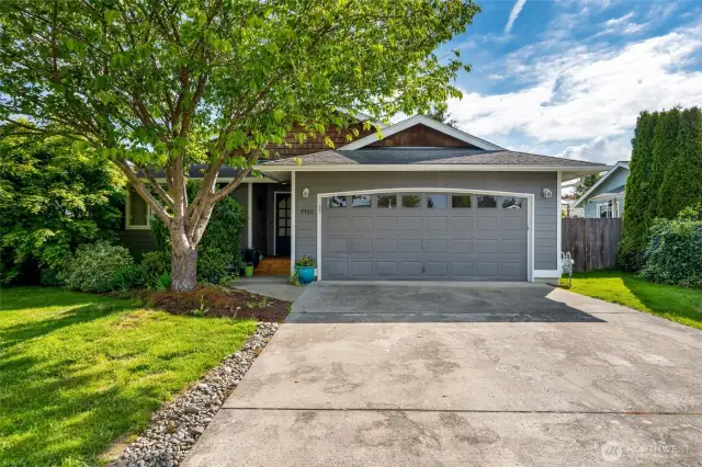 Welcome to 8460 Mayfair Place in the beautiful Drayton Heights neighborhood of Birch Bay!