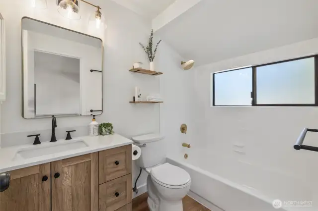 Upper Level Bathroom #2