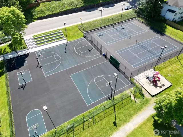 Klahanie Tennis, Pickleball and Basketball Courts. The HOA maintains multiple Community Parks, Playgrounds, trails and recreation areas.