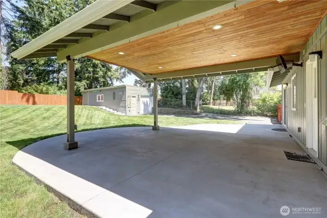 Great place to relax and spend the afternoon, perfect for entertaining.