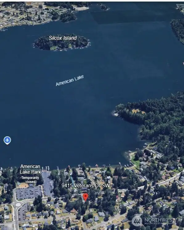 Walking distance to American Lake