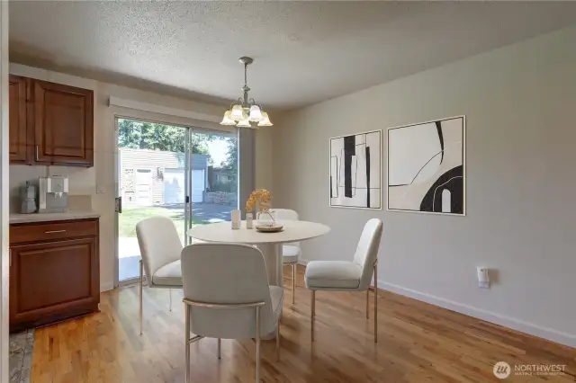 Dining area - virtually staged
