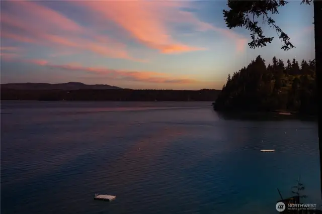 Enjoy amazing, ever-changing views over the water that create a stunning and dynamic backdrop all day long.