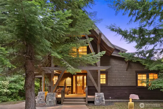 Turnkey Tumble Creek living awaits!