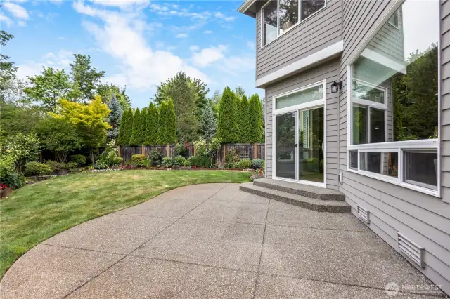Enjoy total privacy—no neighbors behind or to one side thanks to the greenbelt.