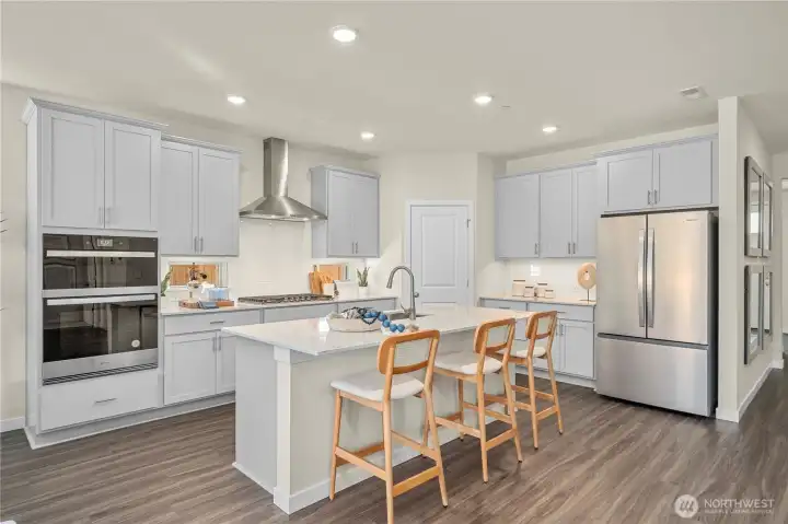 Disclaimer Secondary photos of same floor plan on different lot in different community: Photos are from another Aurora, finishes, upgrades, and features may vary.