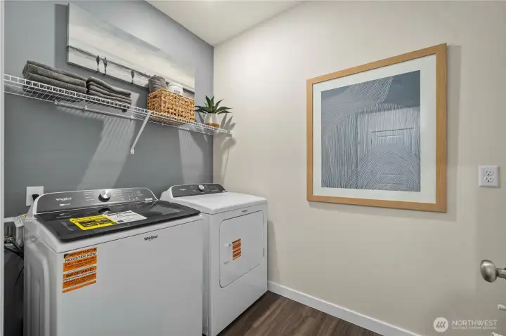 Disclaimer Secondary photos of same floor plan on different lot in different community: Photos are from another Aurora, finishes, upgrades, and features may vary.