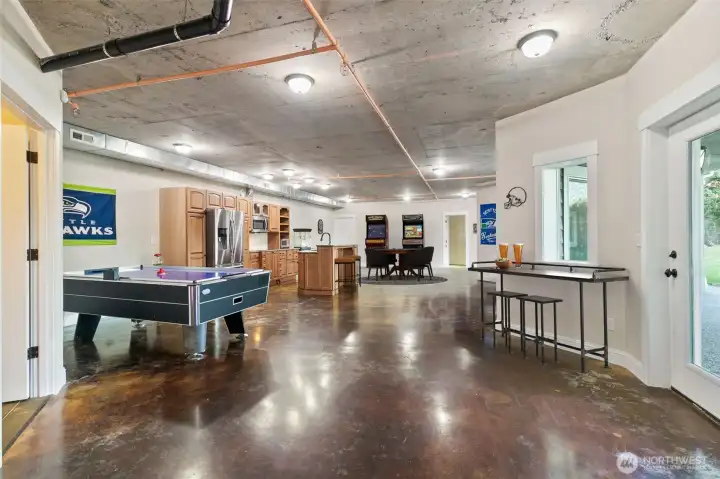 Entertainers dream with 2nd kitchen