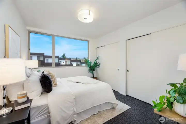 2nd upper level bedroom.