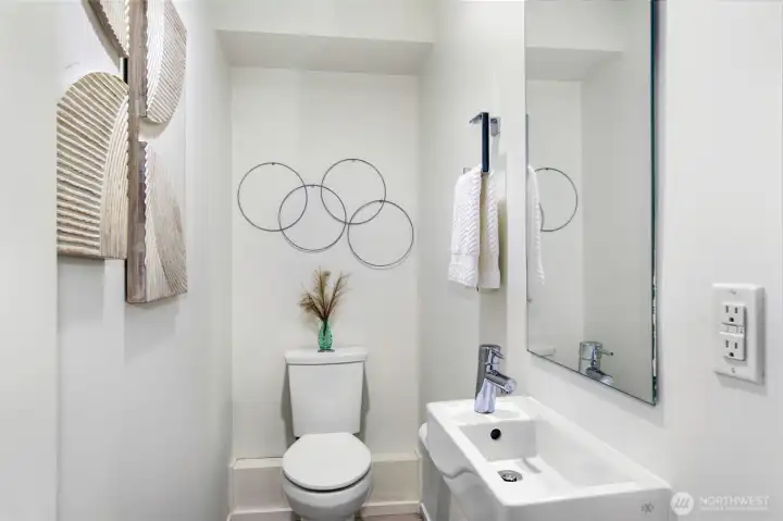 Guest bathroom.