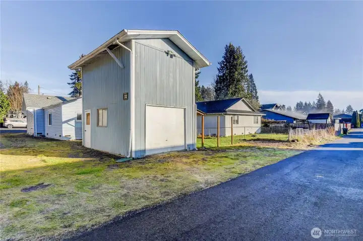 1 car garage with storage loft