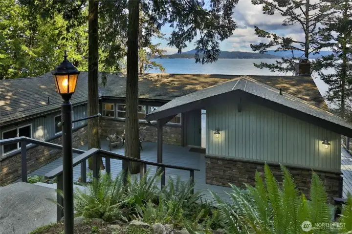 Stairwell to entrance from garage