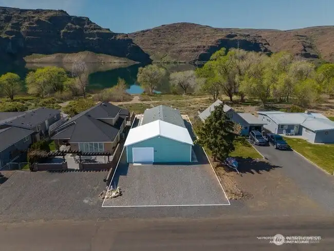 Aerial view of home/lot
