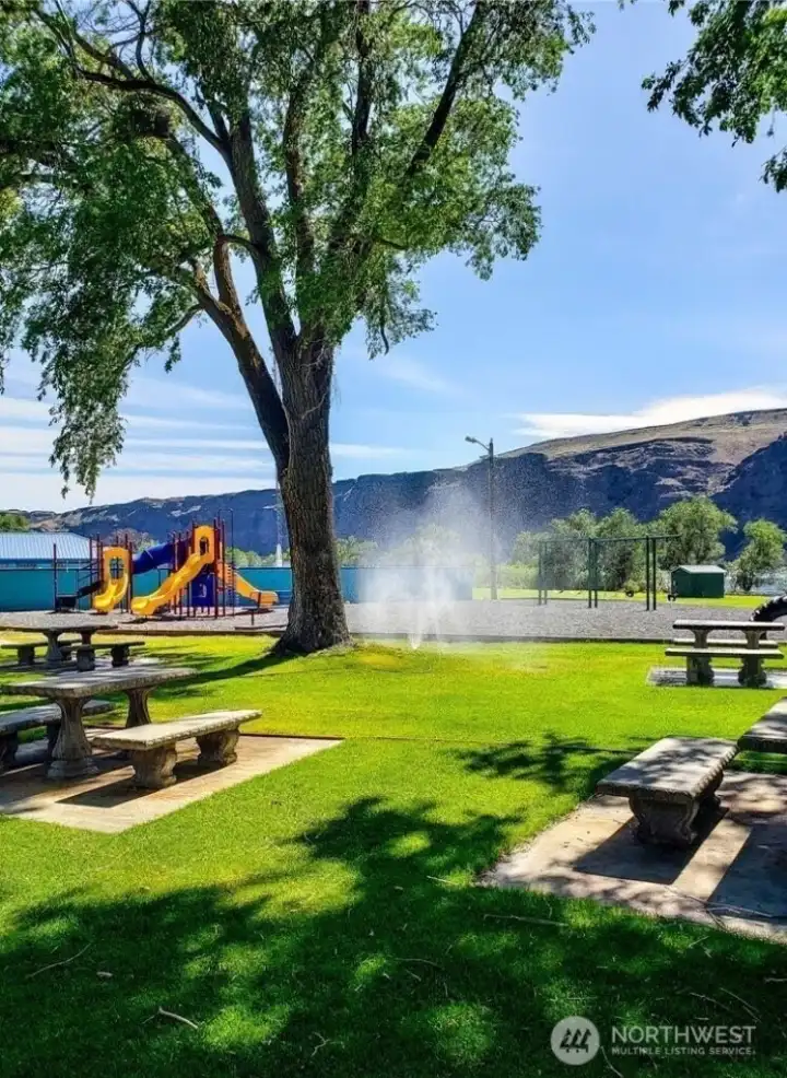 Commiunity park/playground