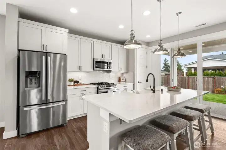 Farm house sink with garbage disposal