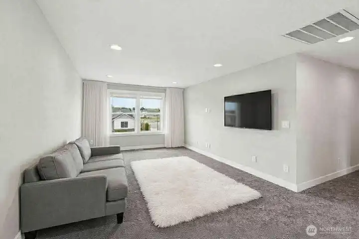 Loft space / bonus room