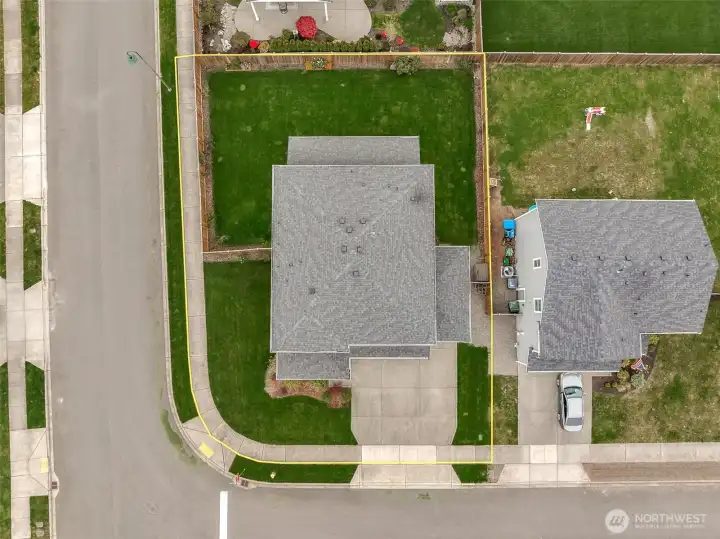 Fully fenced corner lot