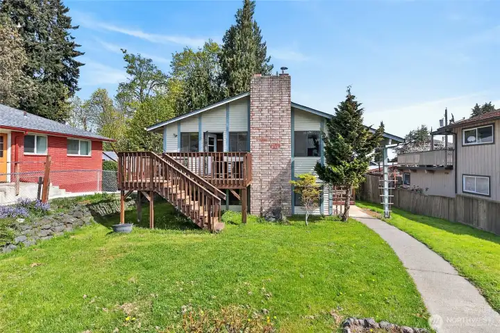 Welcome to 313 W 14th Street, Port Angeles, WA!