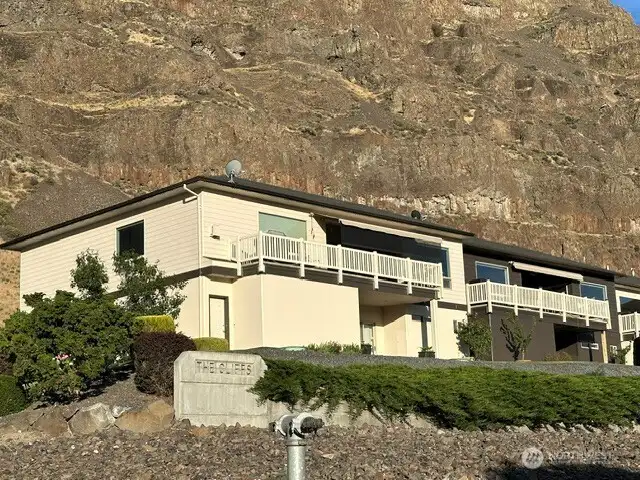 "The Cliff's @ Crescent Bar. Situated at the base of the Basalt Cliffs.