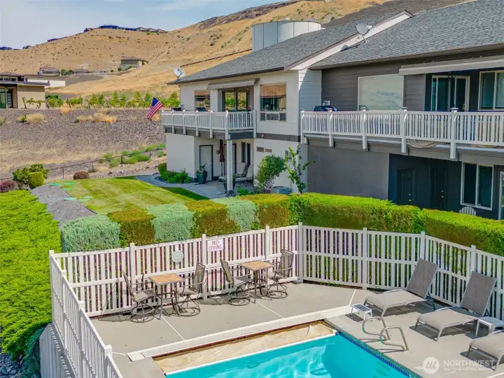Lawn area for your outdoor games.