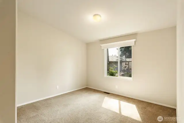 Guest bedroom.