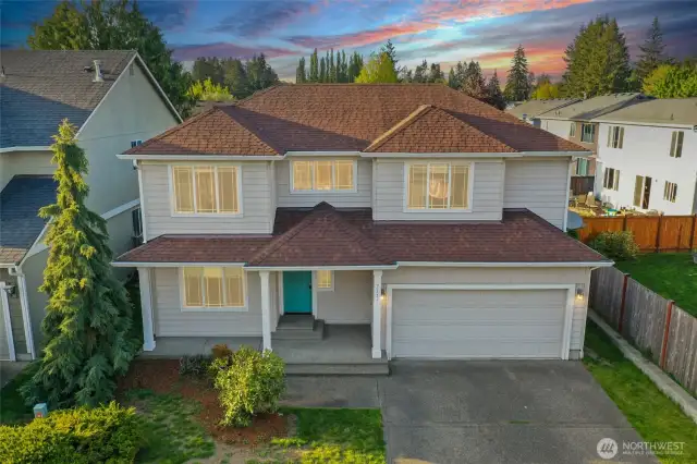 You'll love coming home to this lovely Craftsman home, which is conveniently located within mins to Costco, I-5, shops, Home Depot, restaurants, and more! Come view this charming home & make it yours! Home shows well and flows nicely. A remarkable opportunity that offers quality, privacy, and convenience at a very attractive price of $534900.