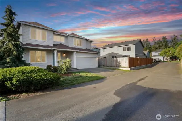 Space inside & out in this cute craftsman home. Come and spend more time enjoying biking & walking on the Chehalis Trail, kayaking on the lakes or Puget Sound & playing golf on the many local courses.