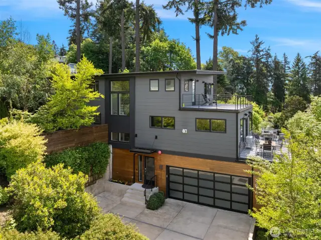 Welcome to this modern urban luxury retreat with expansive views that lives like a new home.