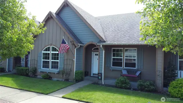 1362 square feet, 2 bedroom, 2 bath townhome is well maintained and move in ready.