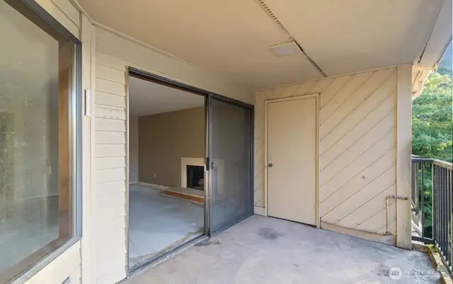 Balcony (storage door/propane stub for bbq)