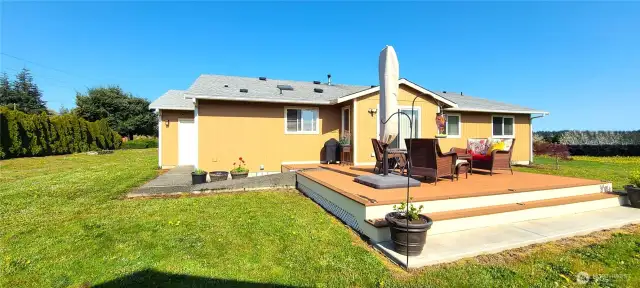 Rear View / Deck