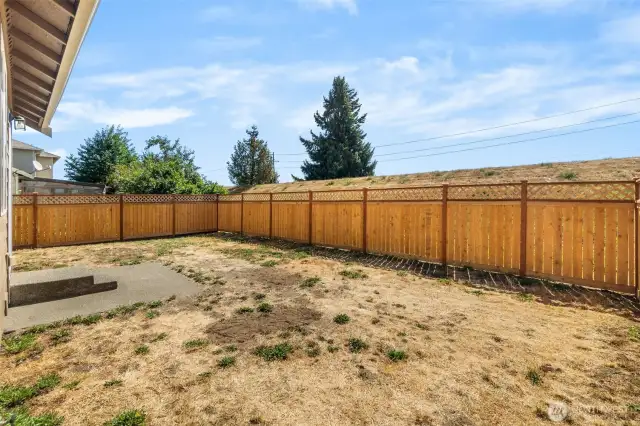 Brand new fencing in back