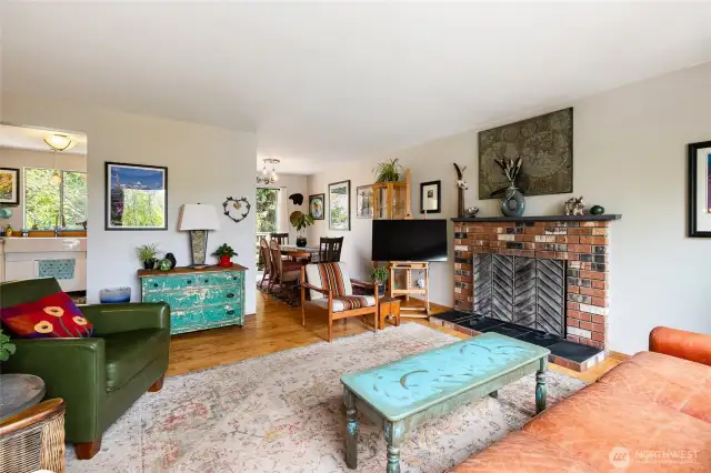 wood burring fireplace... perfect for those cozy PNW evenings.