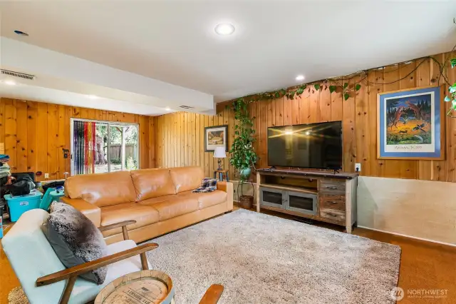large downstairs bonus room