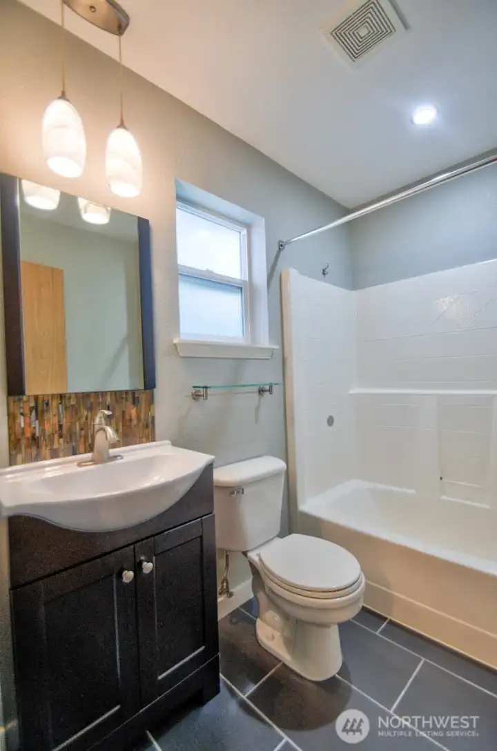 Full bath upstairs