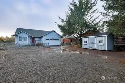 Driveway facing the home
