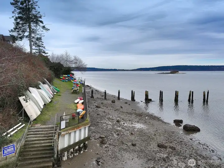 Private/Community beach access and kayak storage Private/Community beach access and kayak storage