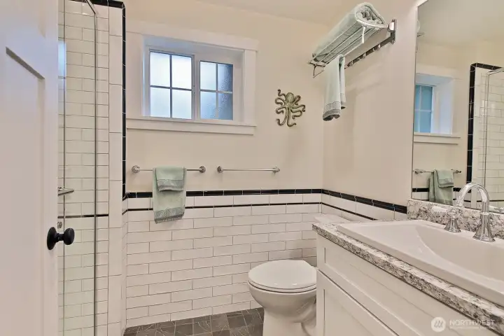 2nd bathroom 2nd bathroom