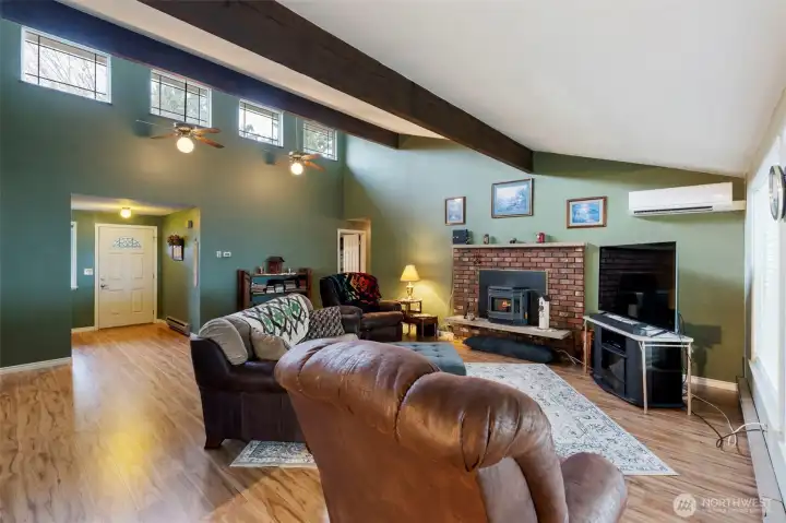 Bright and open floorplan.