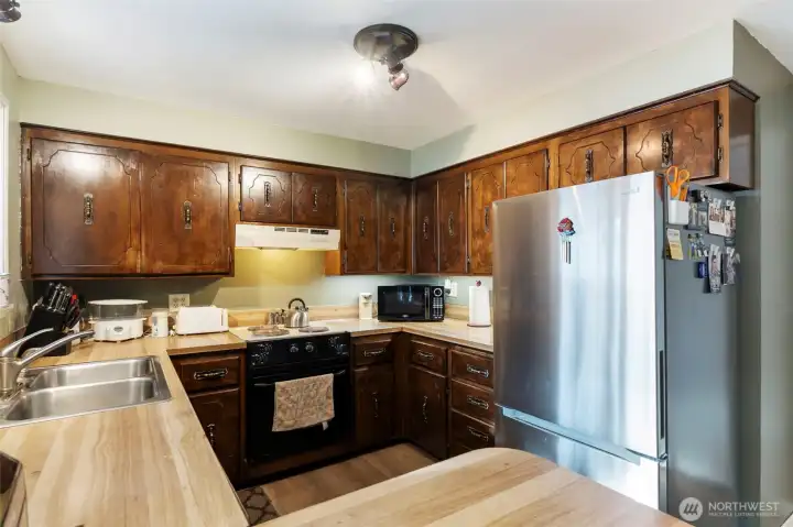 All kitchen appliances are included.