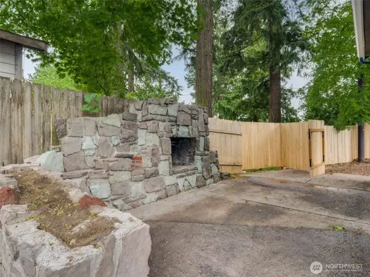 patio & outdoor fireplace