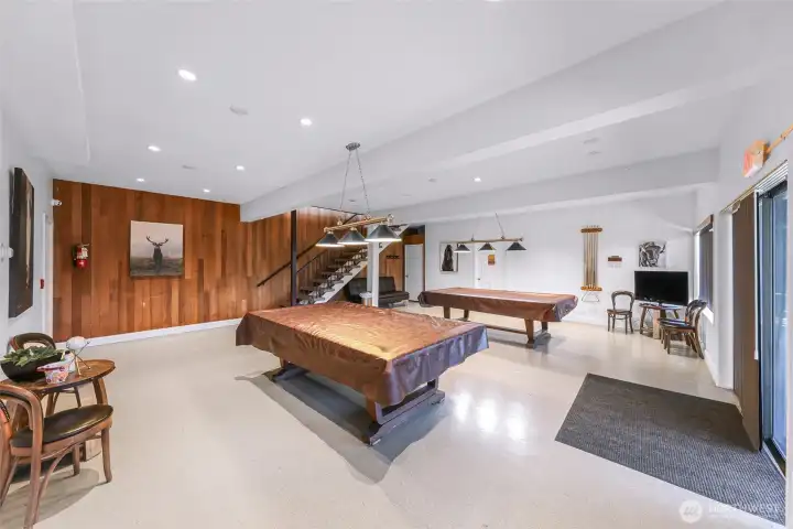 Clubhouse Pool Room Clubhouse Pool Room