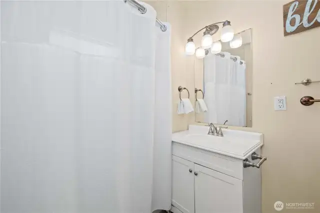 Second story full bath