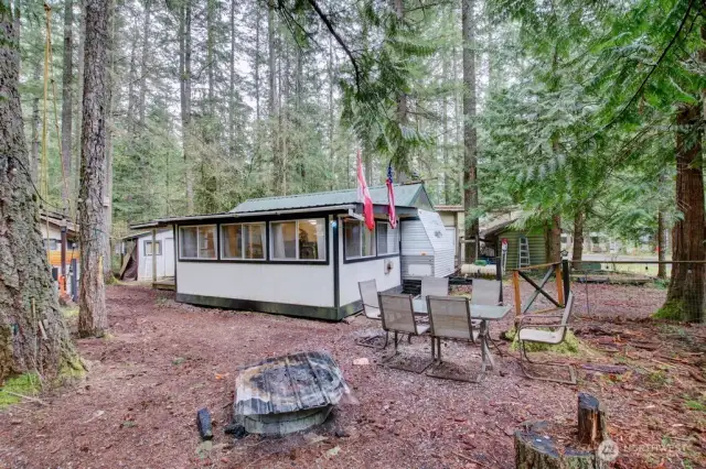 The Glen at Maple Falls living!