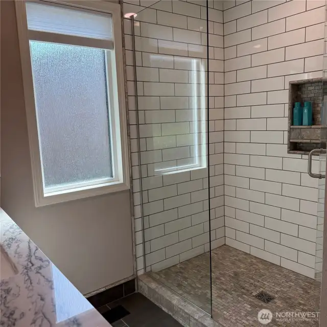 guest bath shower