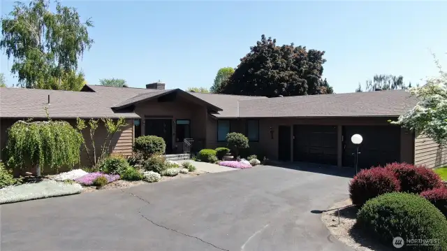 Oversized garage