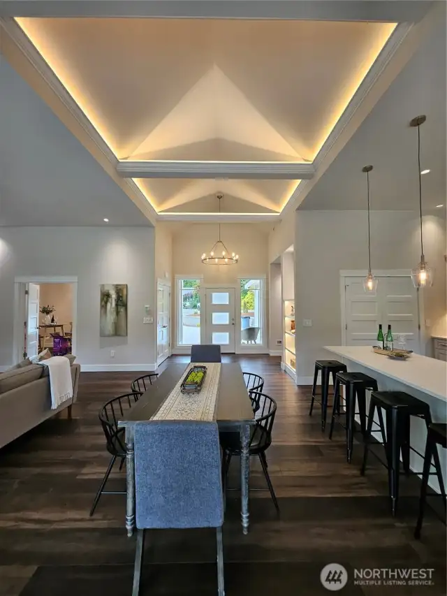 Vaulted ceiling over dining area