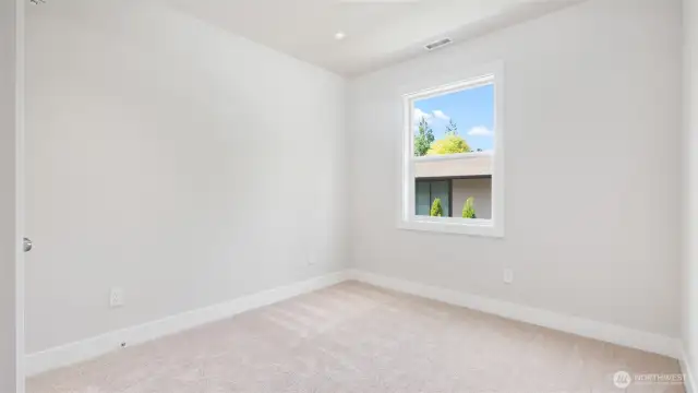 middle bedroom